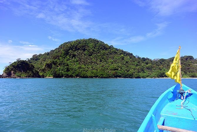 Pantai Karang Bandung: Senja yang Menggoda di Jantung Cilacap